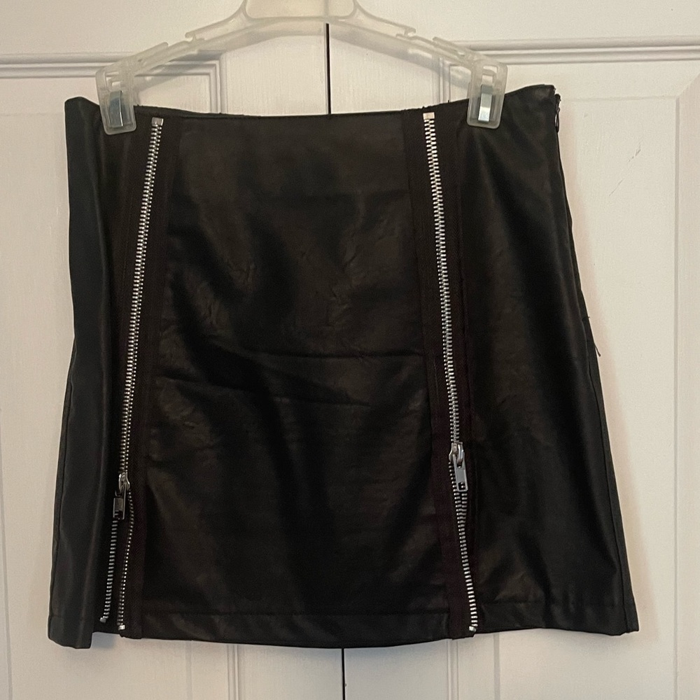 Double zip leather skirt